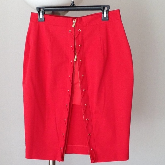 🍃🌹'Body by Victoria' - 'Heart Red' BodyCon Skirt - Picture 2 of 5